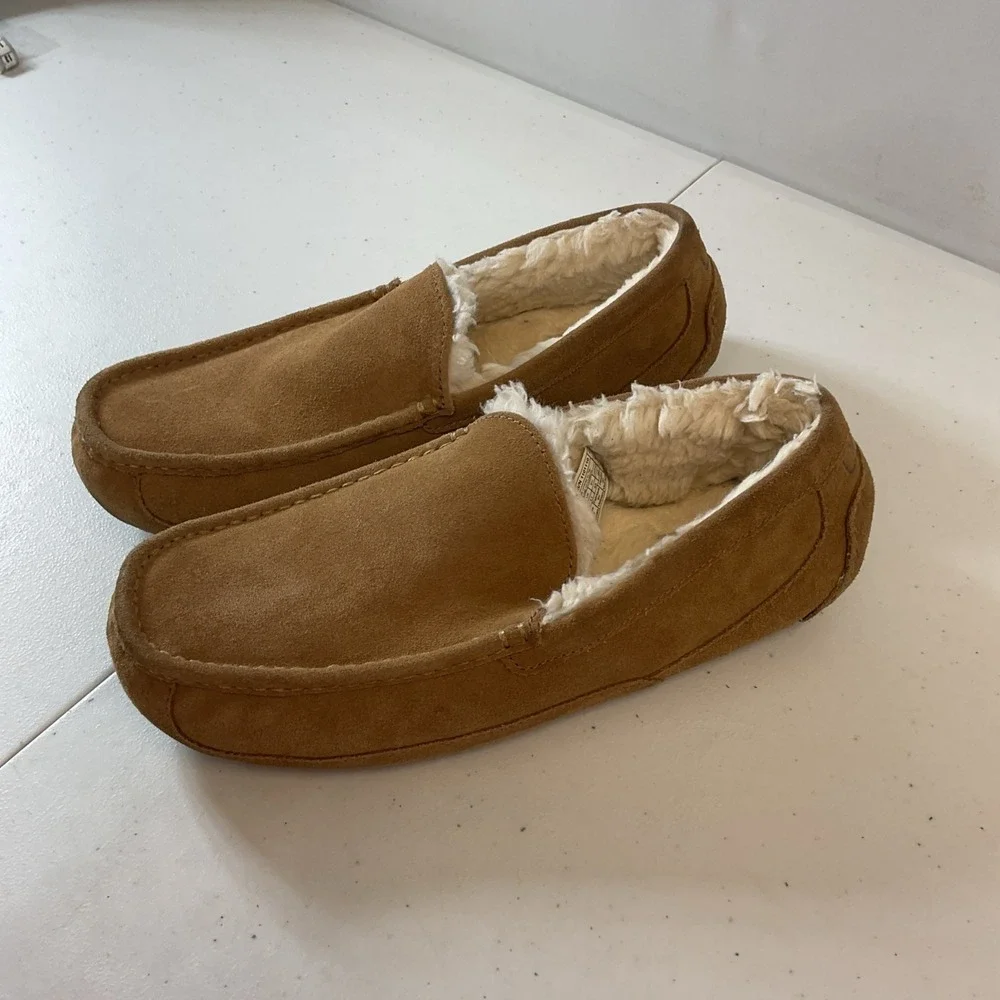 UGG Men's Chestnut Suede Ascot Slippers Size 12 Shearling Cabin Cozy Lounge